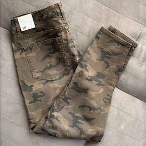 Camo skinny jeans